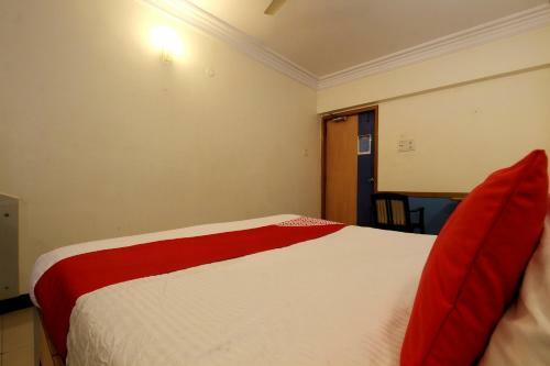 Oyo 23182 Hotel Dhammanagi Comforts