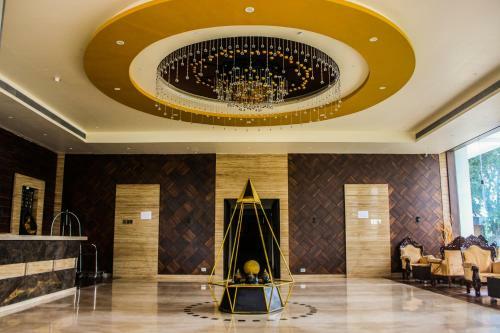 Solitaire Hotel And Resorts