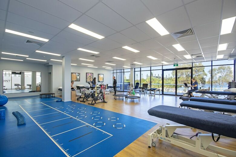 Hotel Lake Kawana Accommodation