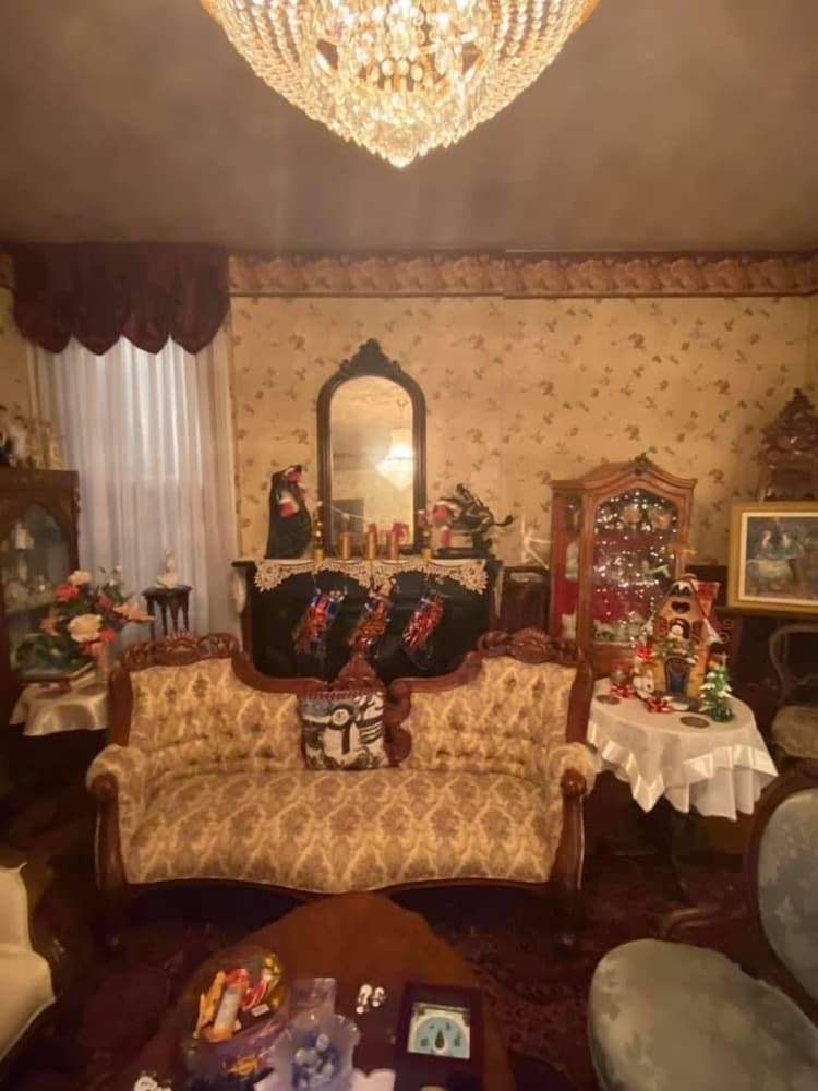 Pemberley House Bed And Breakfast