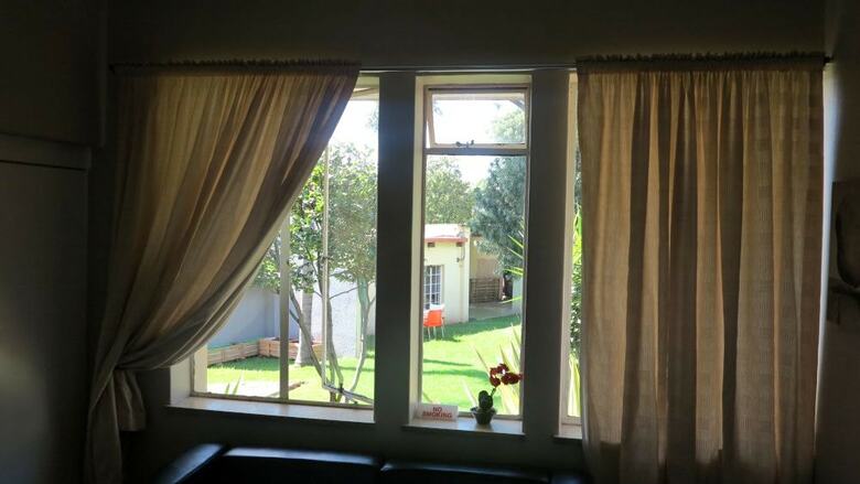 Hostal Umgwezi Lodge And Backpackers