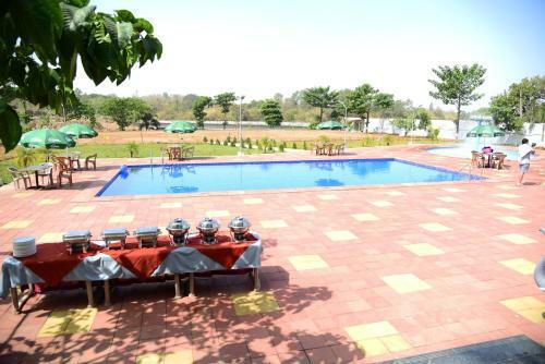 Hotel River Touch Resort