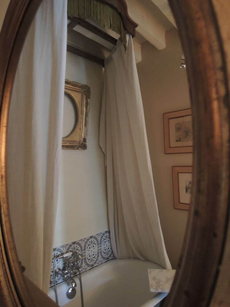 Hotel Chambre D'h�tes Les Volets Verts