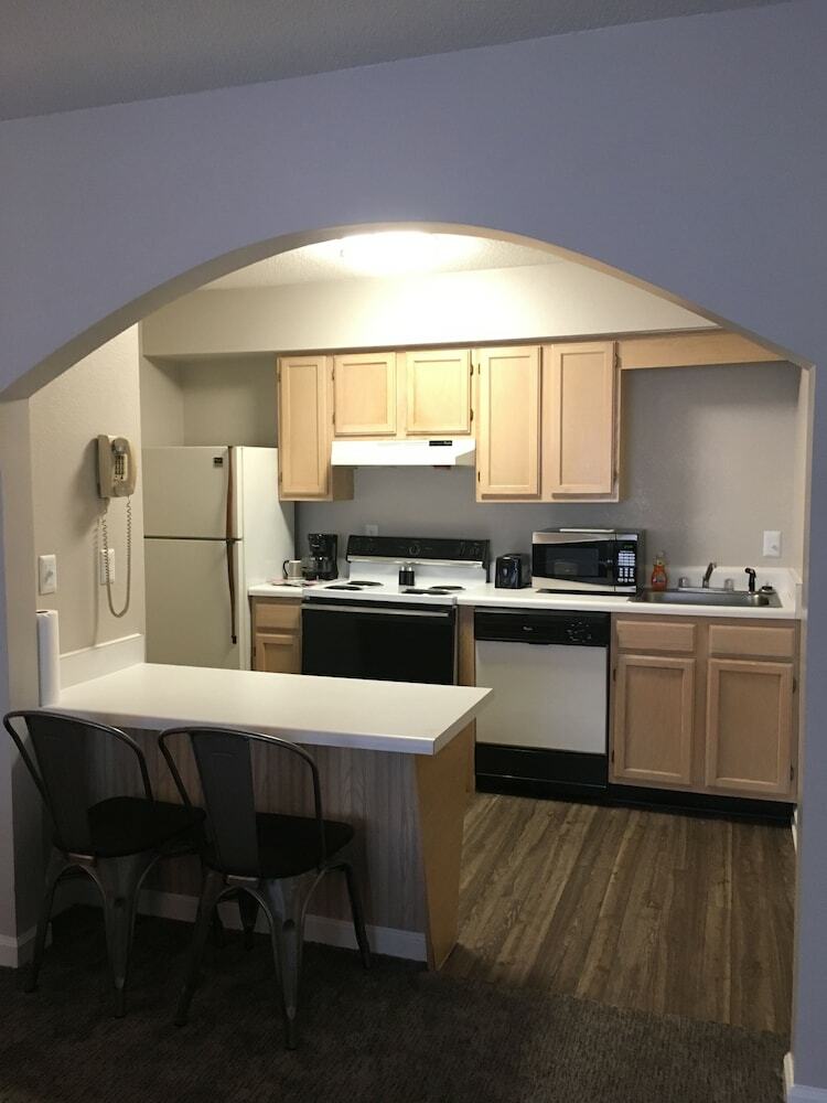 Aparthotel Ambassador Inn And Suites