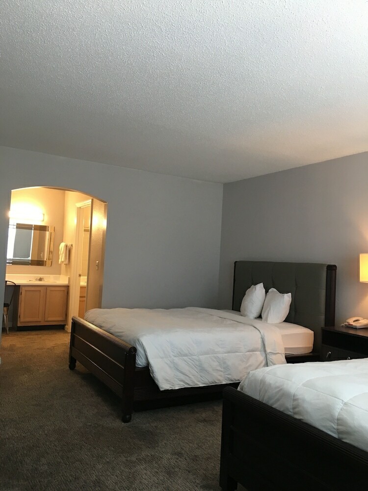 Aparthotel Ambassador Inn And Suites