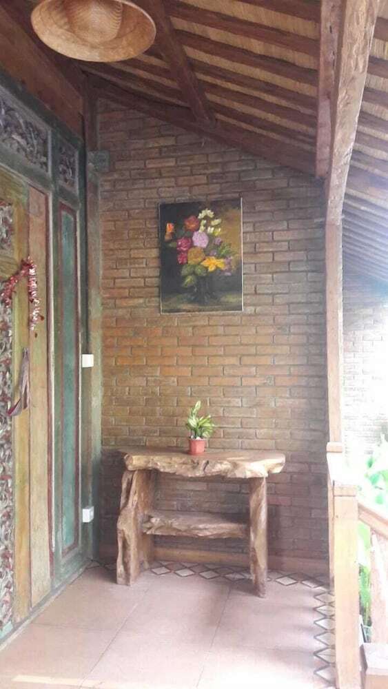 Bed & Breakfast Jatiwangi Villa