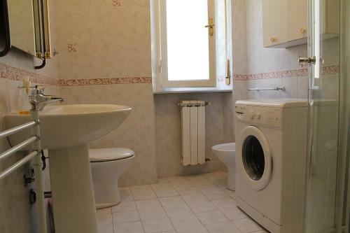 Hostal Guest House - Rooms Rent Cisanello