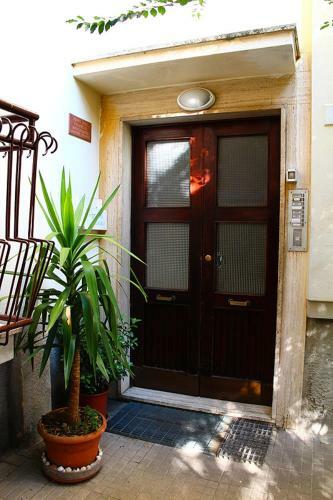 Hostal Guest House - Rooms Rent Cisanello