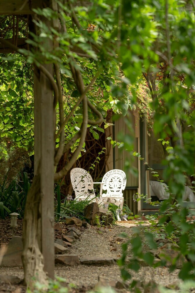 Bed & Breakfast In The Valley