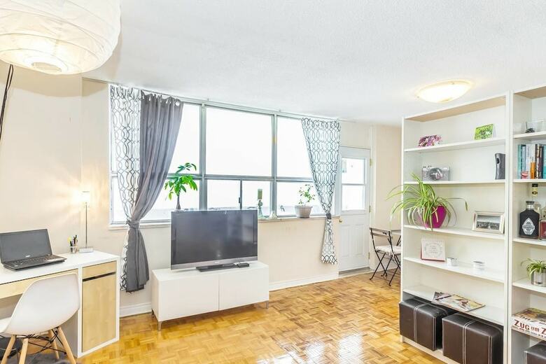 Apartamentos Downtown, Posh Penthouse, Walk Score 95