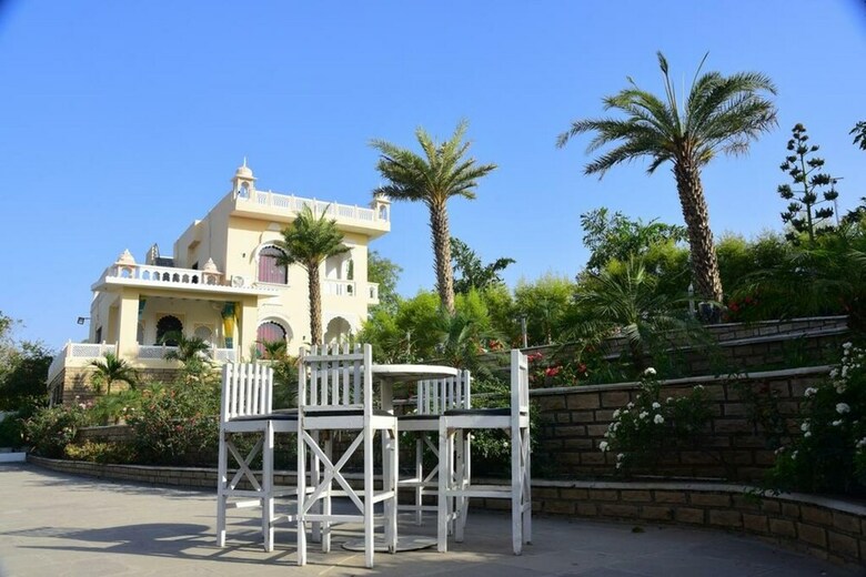 Man Singh Hotel And Resorts