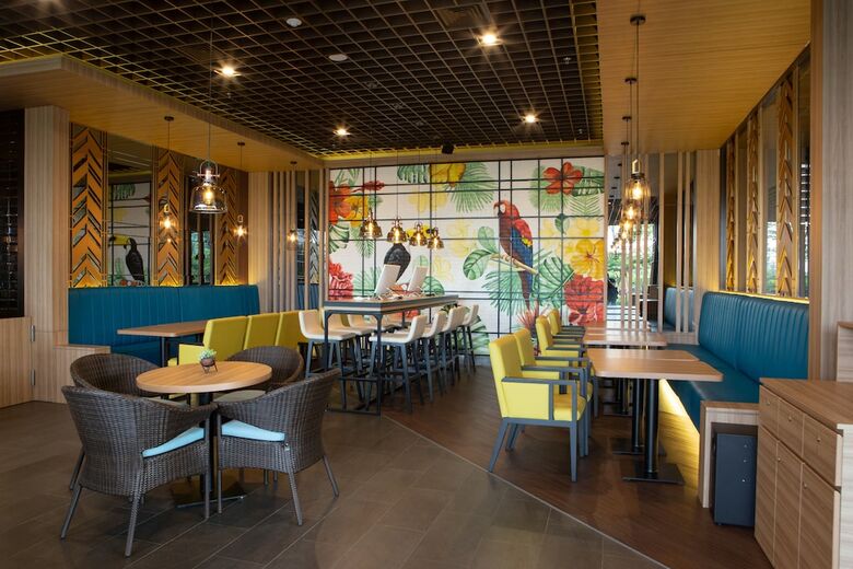 Avenzel Hotel & Convention Cibubur