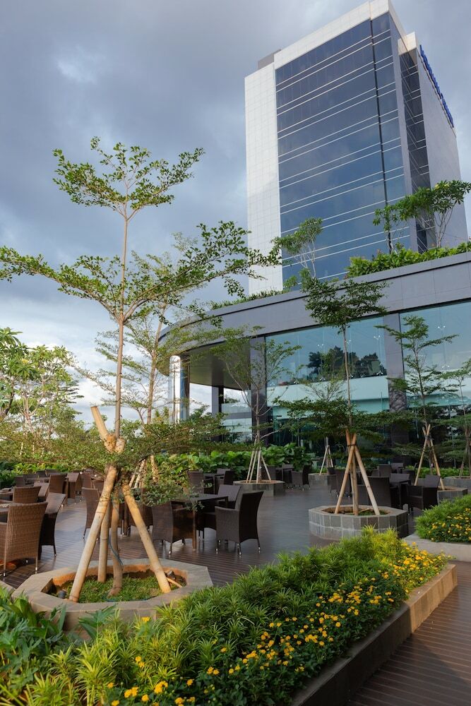 Avenzel Hotel & Convention Cibubur