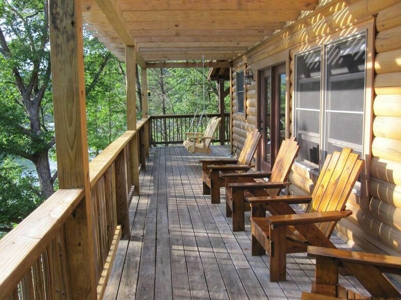 Whipkins Cove Beautiful 3 Bd Lakefront Getaway