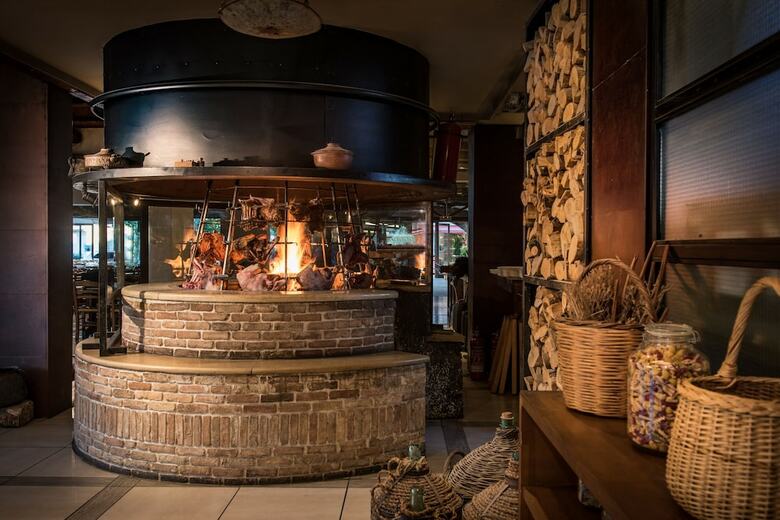 Aparthotel Petousis Hotel & Suites