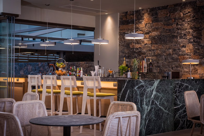 Aparthotel Petousis Hotel & Suites