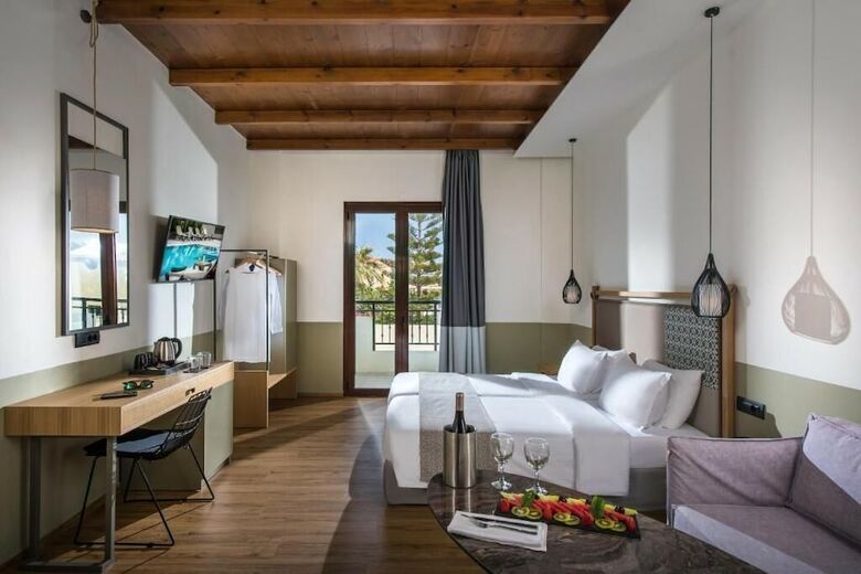 Aparthotel Petousis Hotel & Suites