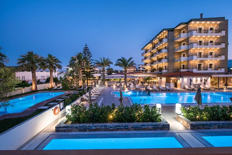 Aparthotel Petousis Hotel & Suites