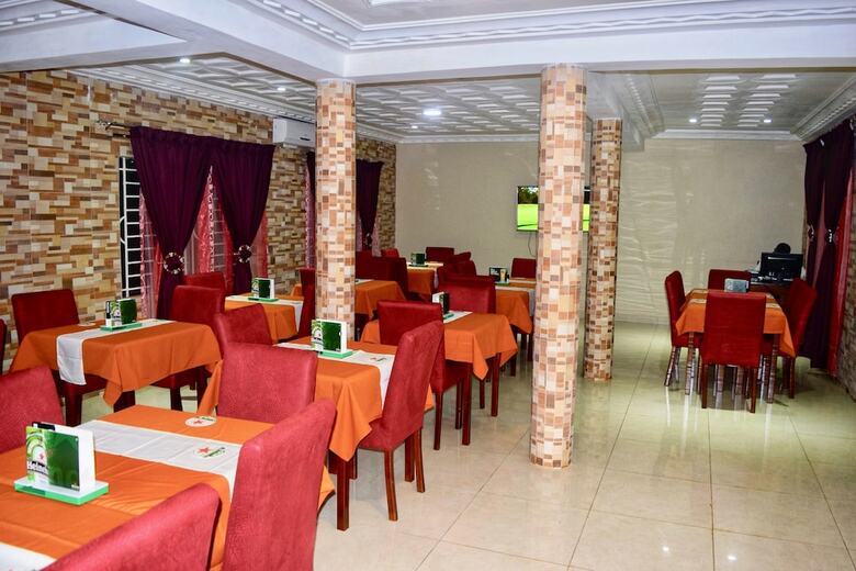 Regent Palace Hotel