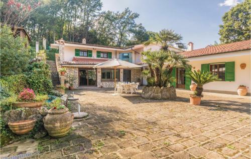 Five-bedroom Holiday Home In Montevirginio Rm