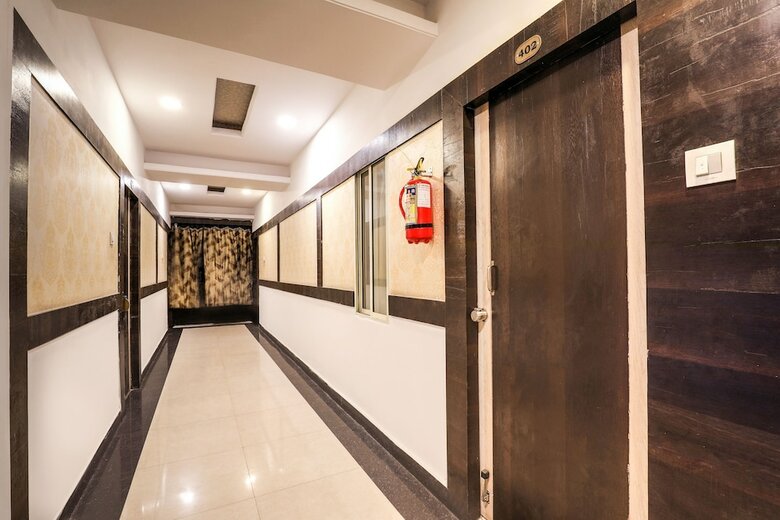 Oyo 14194 Hotel Deccan Lodging And Boarding