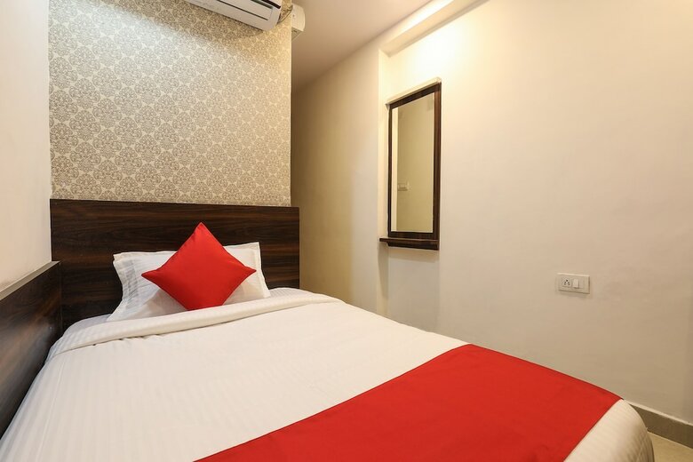 Oyo 14194 Hotel Deccan Lodging And Boarding