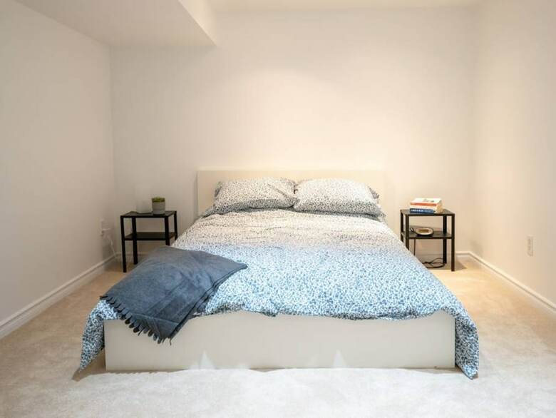 Quiet Greektown 1 Bedroom Apartment