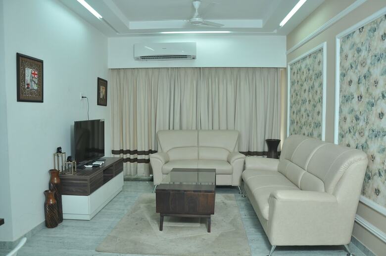 Hotel Vvip Suites By Tgi