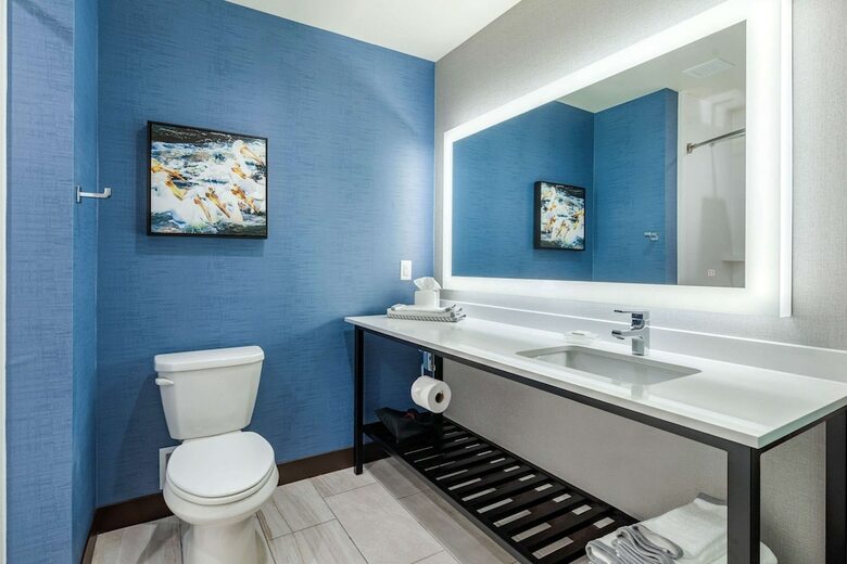 Cambria Hotel Bettendorf - Quad Cities