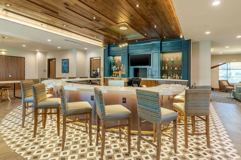 Cambria Hotel Bettendorf - Quad Cities