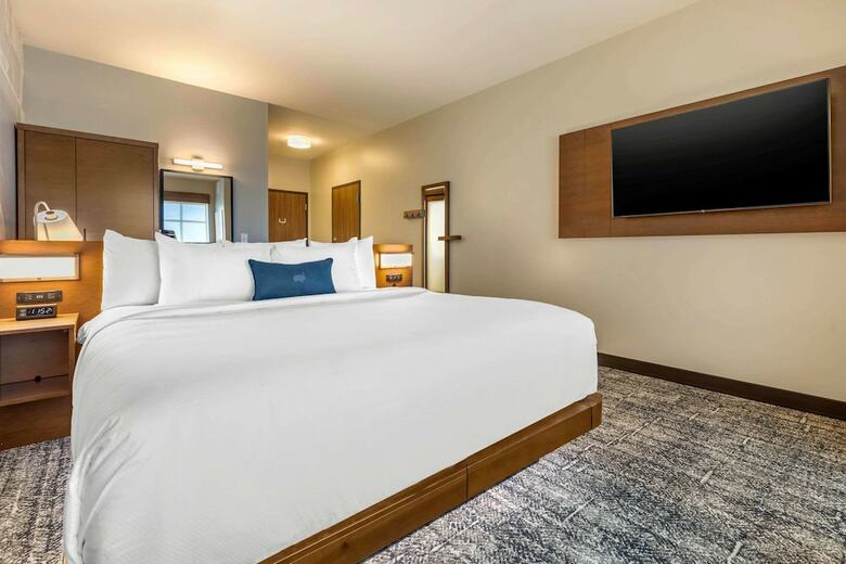 Cambria Hotel Bettendorf - Quad Cities