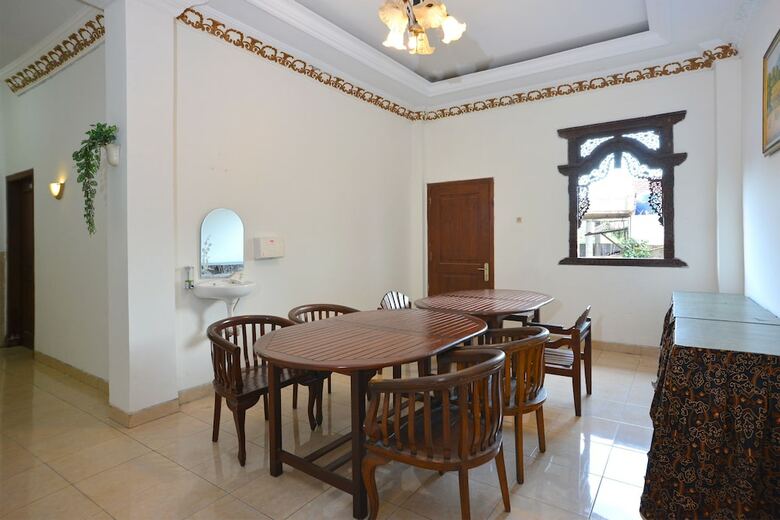 Oyo 586 Hotel Wijaya