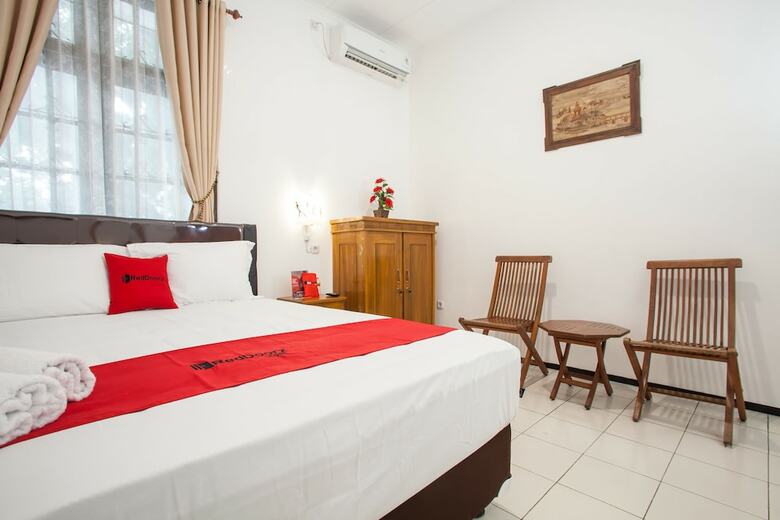 Hotel Reddoorz Near Sanan Malang