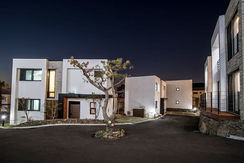 The Aewol House