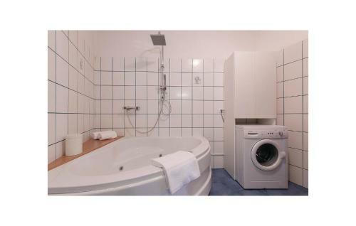 Four-bedroom Holiday Home In Komen