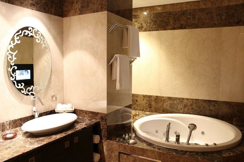 Safir Fintas Kuwait Hotel