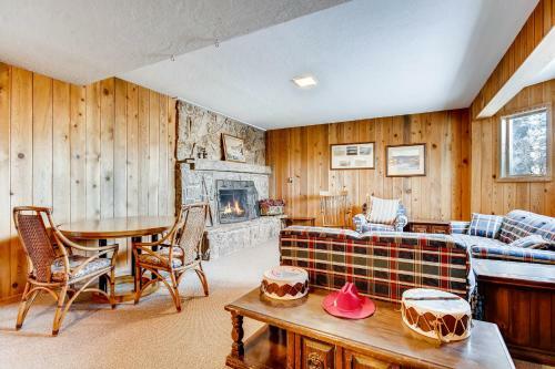 County Road Home 1761