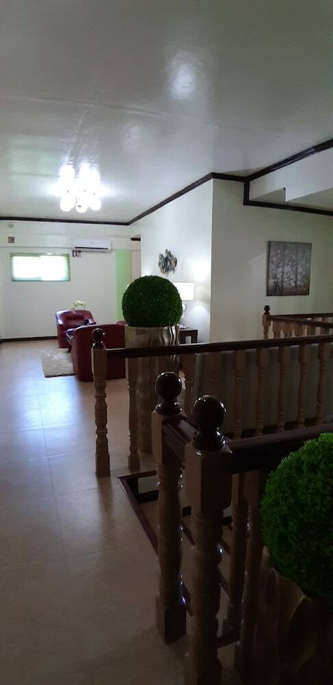 Jones Place Hotel