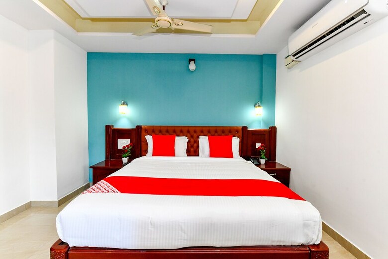 Hotel Oyo 28276 Harshavardhana Inn