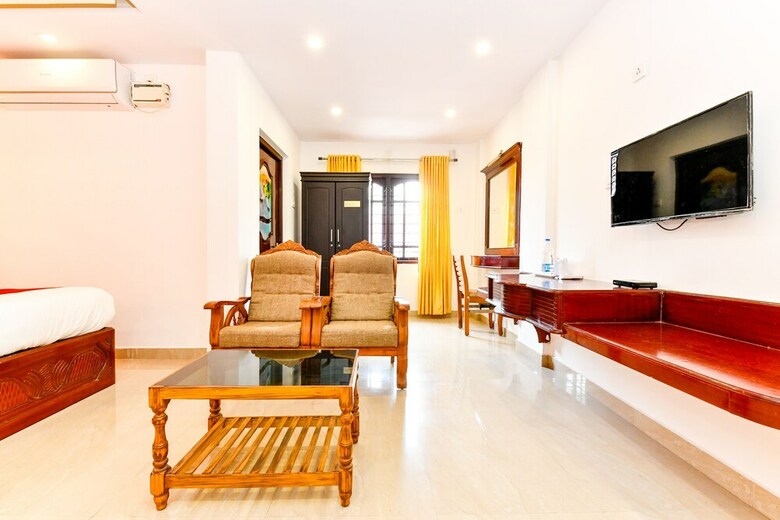 Hotel Oyo 28276 Harshavardhana Inn