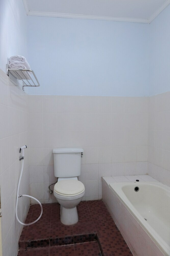 Hostal Oyo 926 Hotel Nugraha