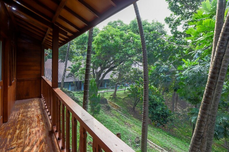 Hotel Oyo 883 Pavo Resort