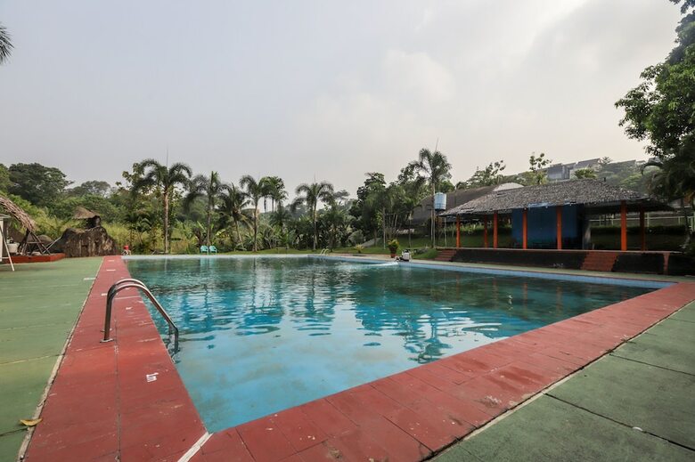 Hotel Oyo 883 Pavo Resort
