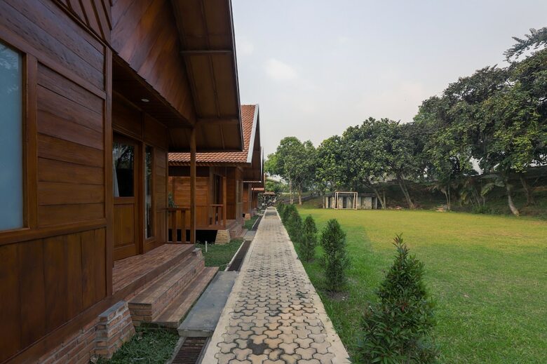 Hotel Oyo 883 Pavo Resort