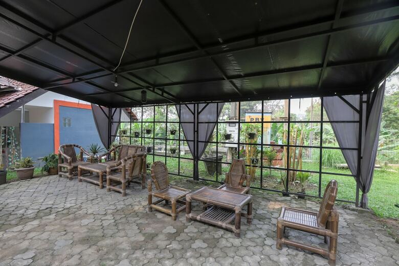 Hotel Oyo 883 Pavo Resort