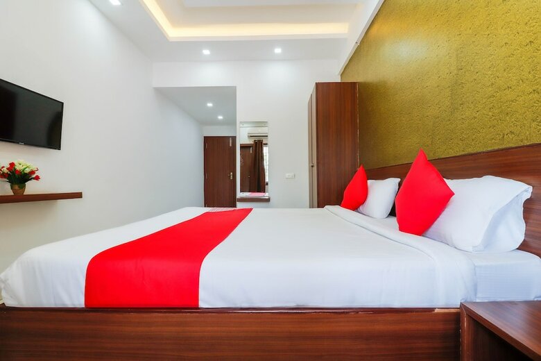 Hotel Oyo 28076 Samrudhi Residency
