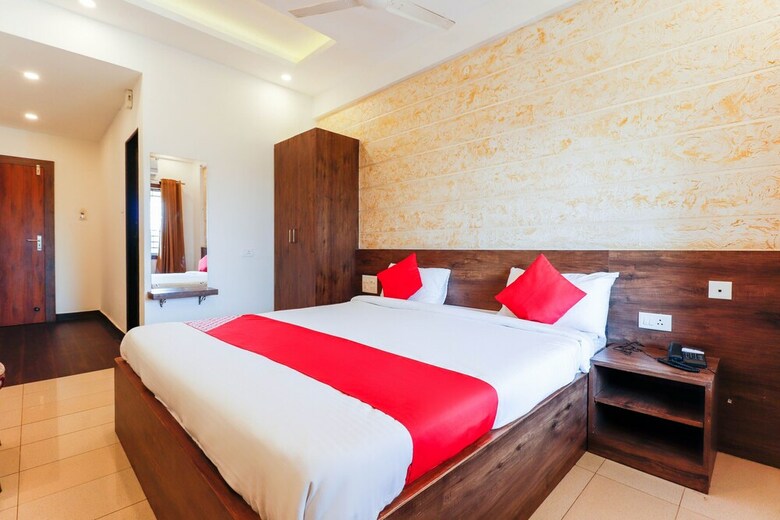 Hotel Oyo 28076 Samrudhi Residency