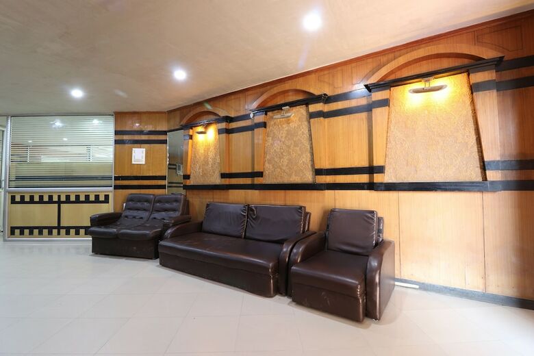 Hotel Oyo 30450 Aamrapaali Water Park