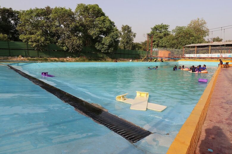 Hotel Oyo 30450 Aamrapaali Water Park