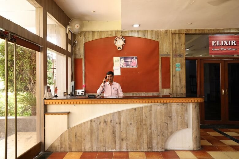Oyo 35868 Hotel Sunrise N Resorts